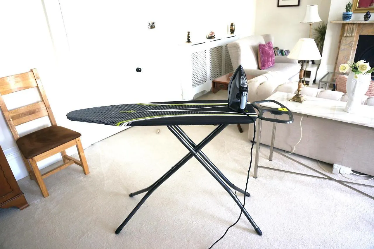 Flat 3, 6 Lypiatt Terrace Cheltenham Gloucestershire Gl50 2Sx Apartment
