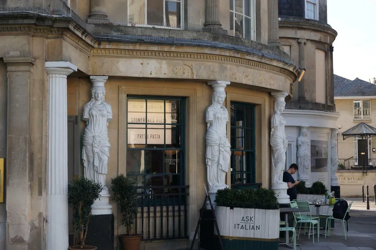 Flat 3, 6 Lypiatt Terrace Cheltenham Gloucestershire Gl50 2Sx United Kingdom